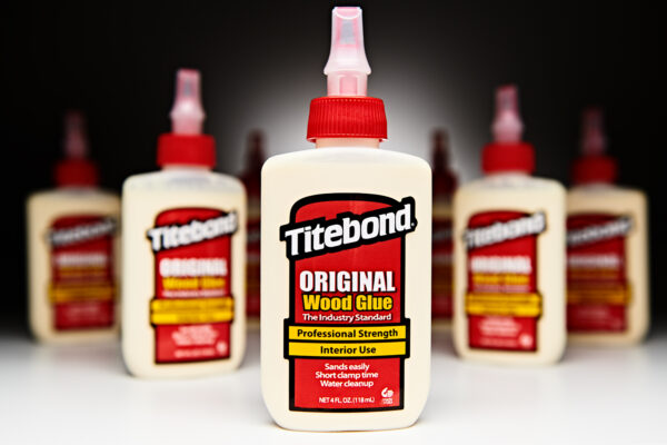 Photos des petits bidons de la colle Titebond Original